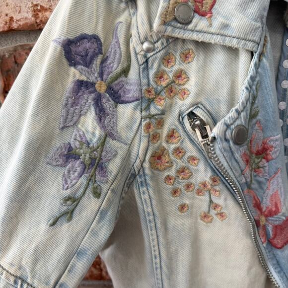 Blank NYC Denim Jacket Medium Embroidered Floral Studded Moto Zip Light Wash - Picture 12 of 16